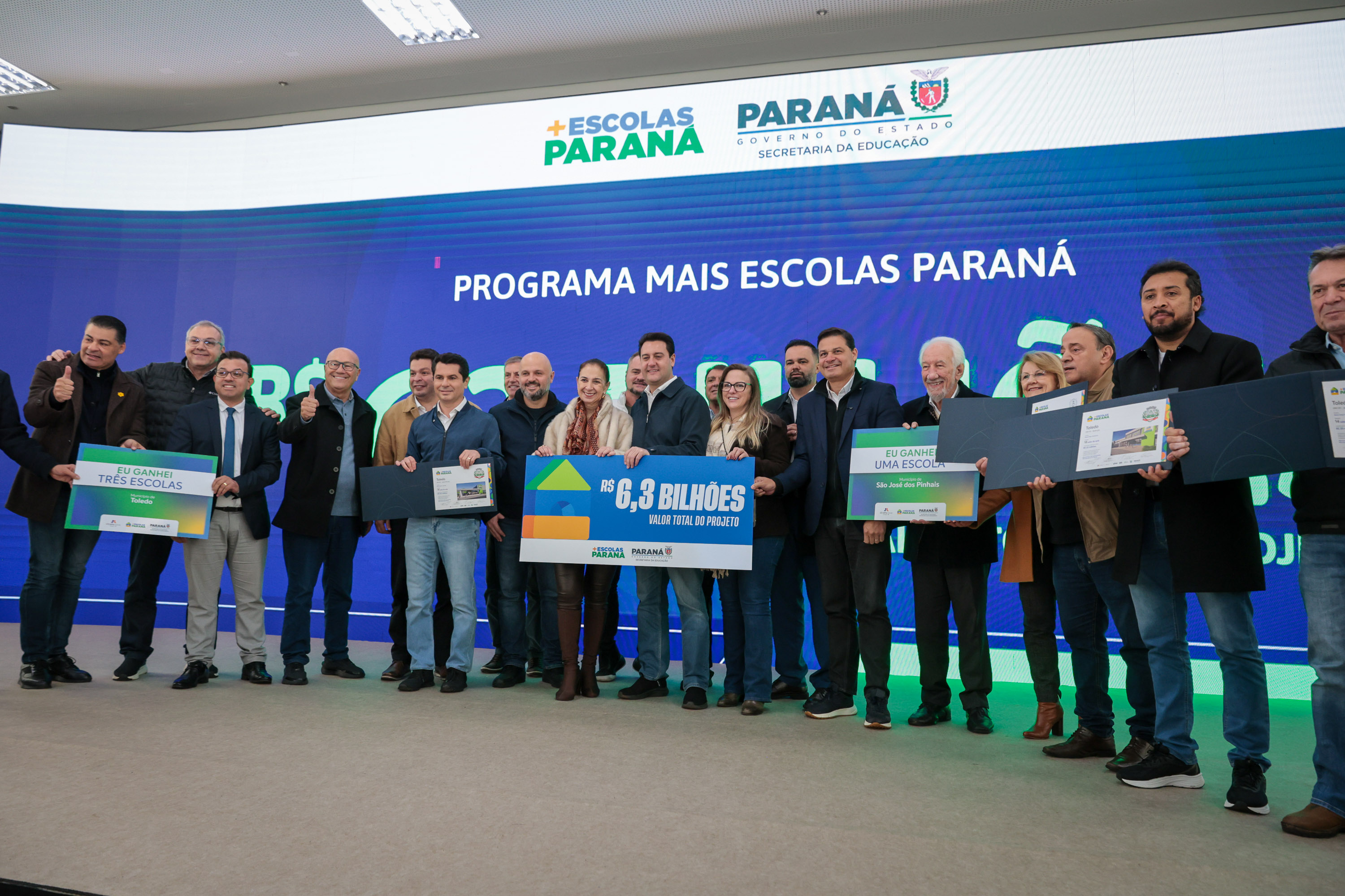 Ratinho Junior assina maior PPP da educação do Brasil para construir 40 colégios no Paraná