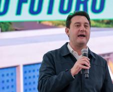 Ratinho Junior assina maior PPP da educação do Brasil para construir 40 colégios no Paraná