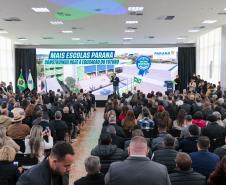Ratinho Junior assina maior PPP da educação do Brasil para construir 40 colégios no Paraná