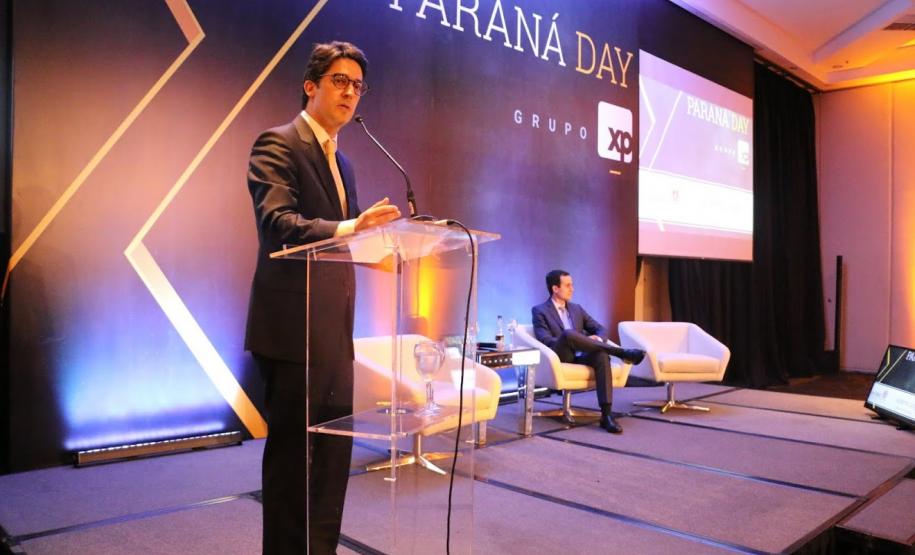 Nesta terça-feira, (05), o secretário do Planejamento e Projetos Estruturantes, Valdemar Bernardo Jorge, participou juntamente com o Governador Ratinho Junior e outros secretários de Estado, do Paraná Day. Organizado pela XP Investimentos, o evento reuniu empresários, investidores e o poder público, alinhando o relacionamento e apresentado os potenciais do Estado do Paraná.