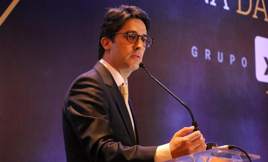 Nesta terça-feira, (05), o secretário do Planejamento e Projetos Estruturantes, Valdemar Bernardo Jorge, participou juntamente com o Governador Ratinho Junior e outros secretários de Estado, do Paraná Day. Organizado pela XP Investimentos, o evento reuniu empresários, investidores e o poder público, alinhando o relacionamento e apresentado os potenciais do Estado do Paraná.