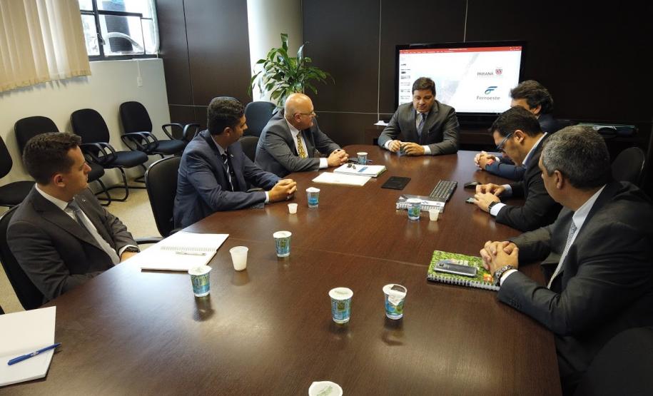 Governos do Estado e Federal desenham solução para nova ferrovia