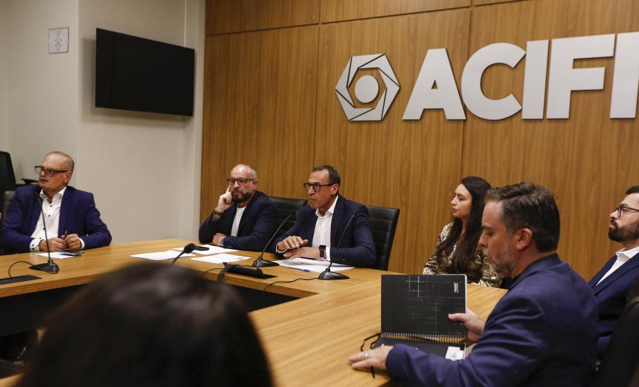 Audiência colhe sugestões para revitalização do Centro de Convenções de Foz do Iguaçu