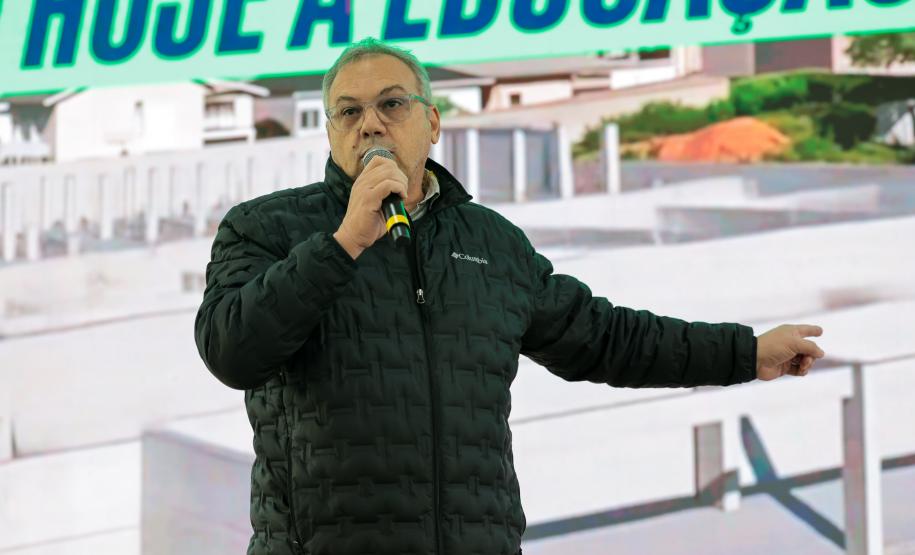 Ratinho Junior assina maior PPP da educação do Brasil para construir 40 colégios no Paraná